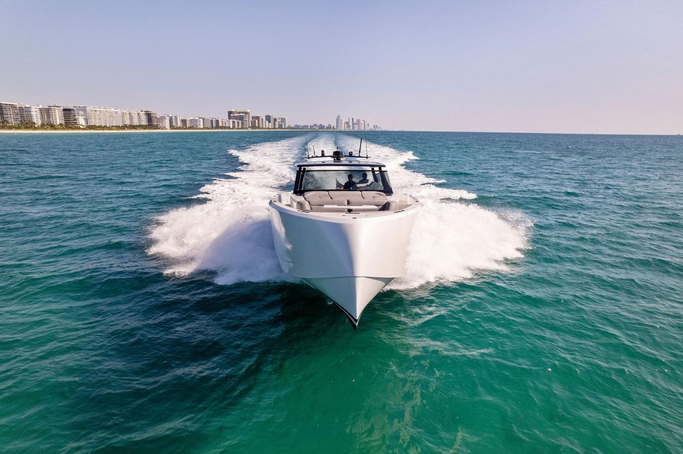 https://arconyachts.ams3.digitaloceanspaces.com/120097/conversions/large_4596549-optimize.jpg