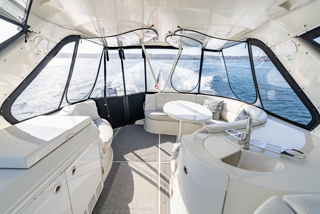 https://arconyachts.ams3.digitaloceanspaces.com/120105/conversions/large_4582235-optimize.jpg