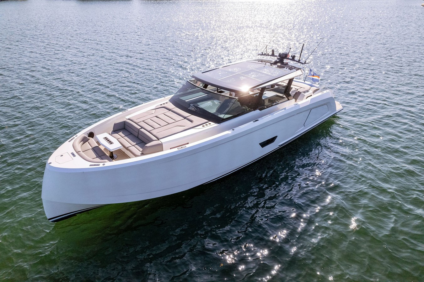 https://arconyachts.ams3.digitaloceanspaces.com/120112/conversions/large_4596627-optimize.jpg