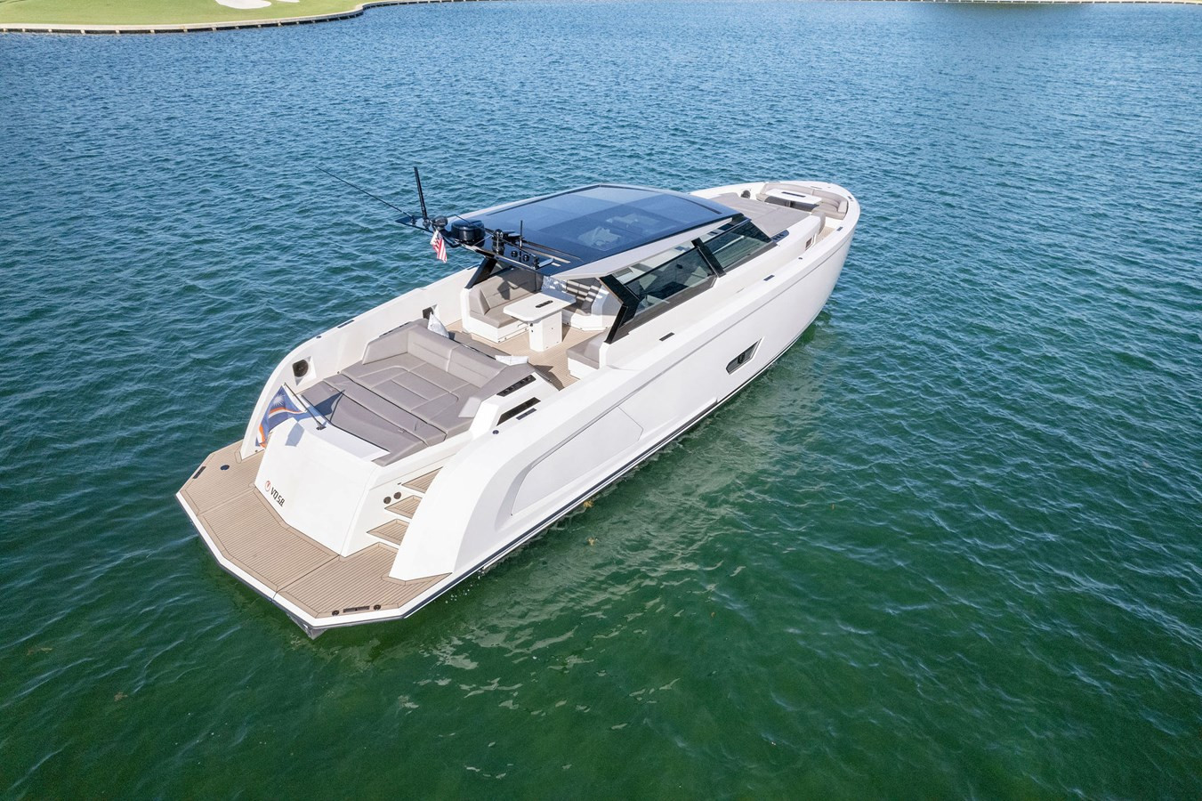 https://arconyachts.ams3.digitaloceanspaces.com/120149/conversions/large_4596647-optimize.jpg