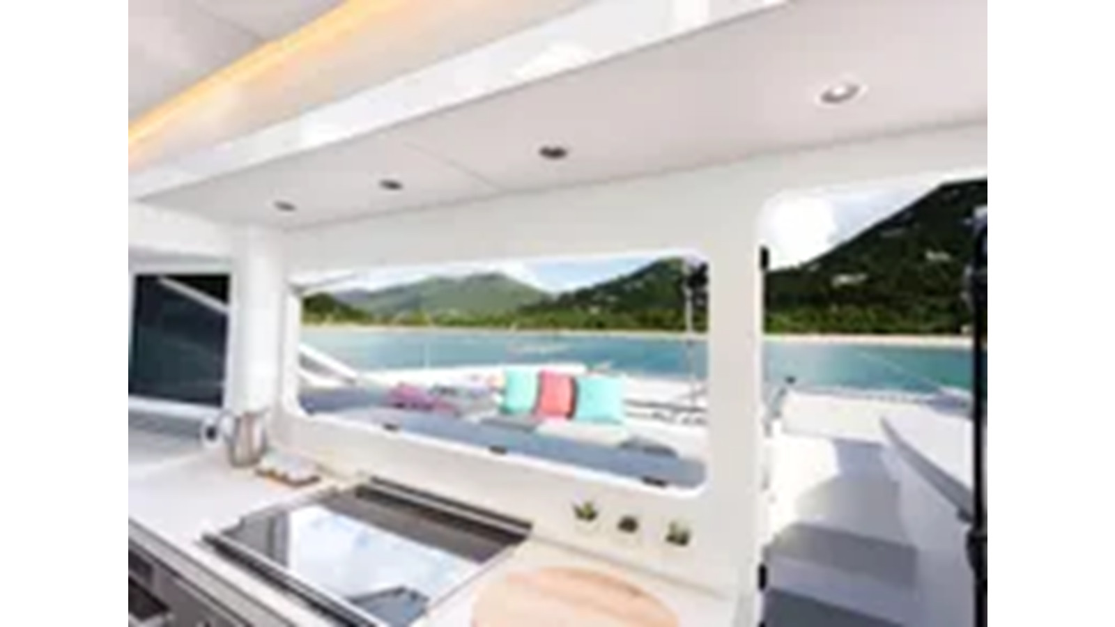 https://arconyachts.ams3.digitaloceanspaces.com/120157/conversions/large_4613697-optimize.jpg