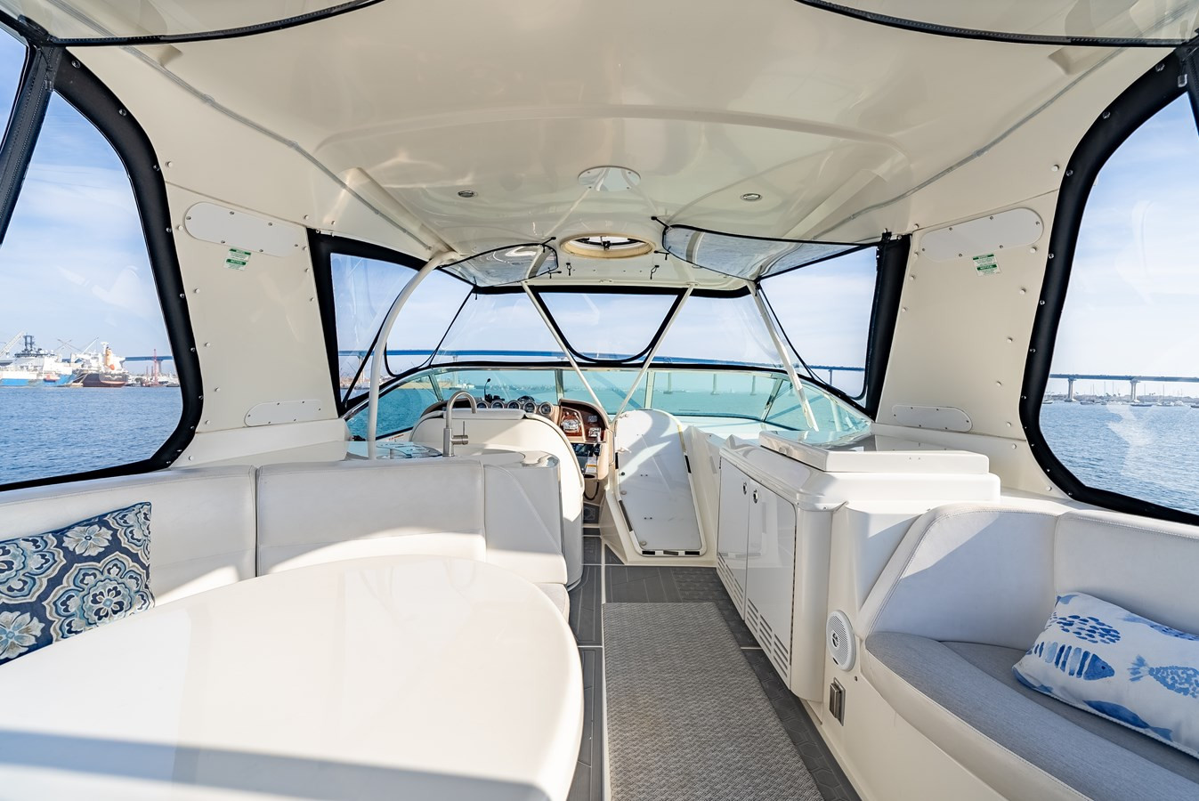 https://arconyachts.ams3.digitaloceanspaces.com/120178/conversions/large_4582308-optimize.jpg