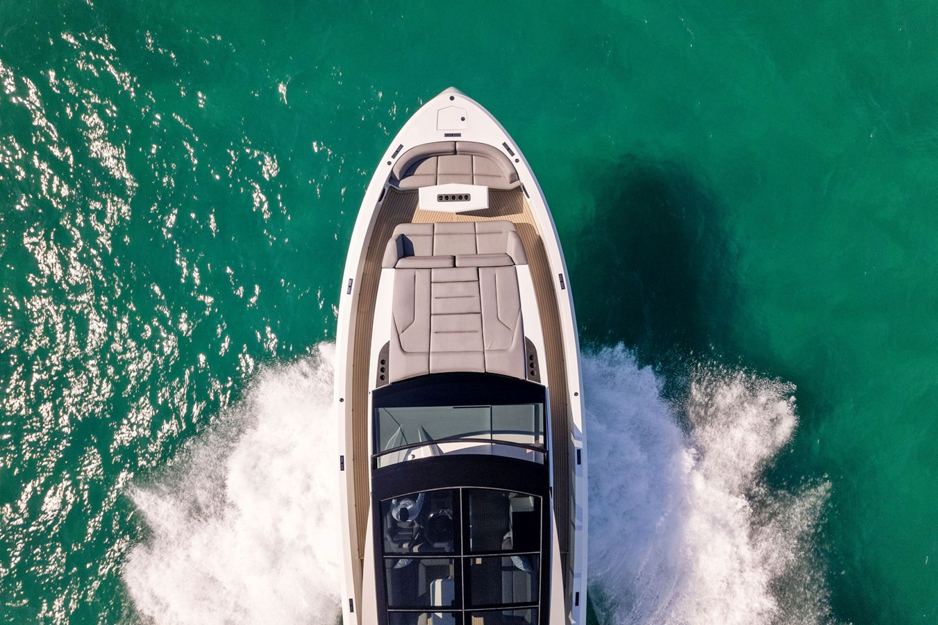 https://arconyachts.ams3.digitaloceanspaces.com/120185/conversions/large_4596697-optimize.jpg