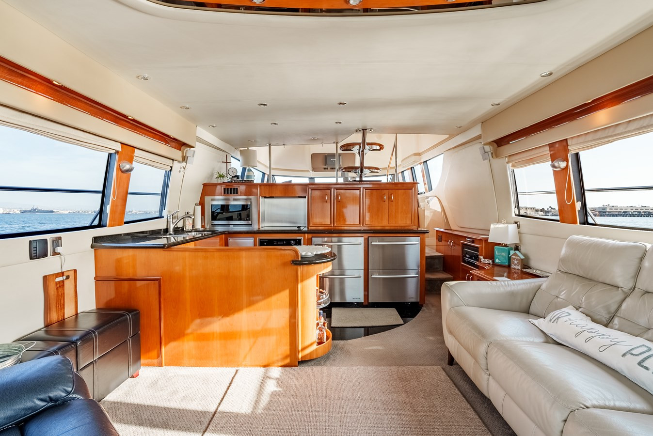 https://arconyachts.ams3.digitaloceanspaces.com/120190/conversions/large_4582317-optimize.jpg