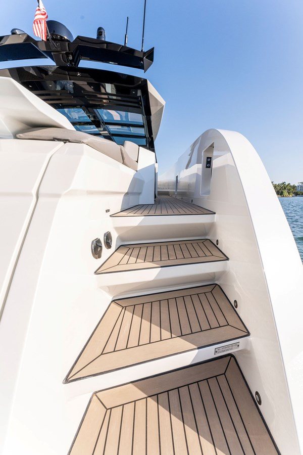 https://arconyachts.ams3.digitaloceanspaces.com/120206/conversions/large_4596628-optimize.jpg