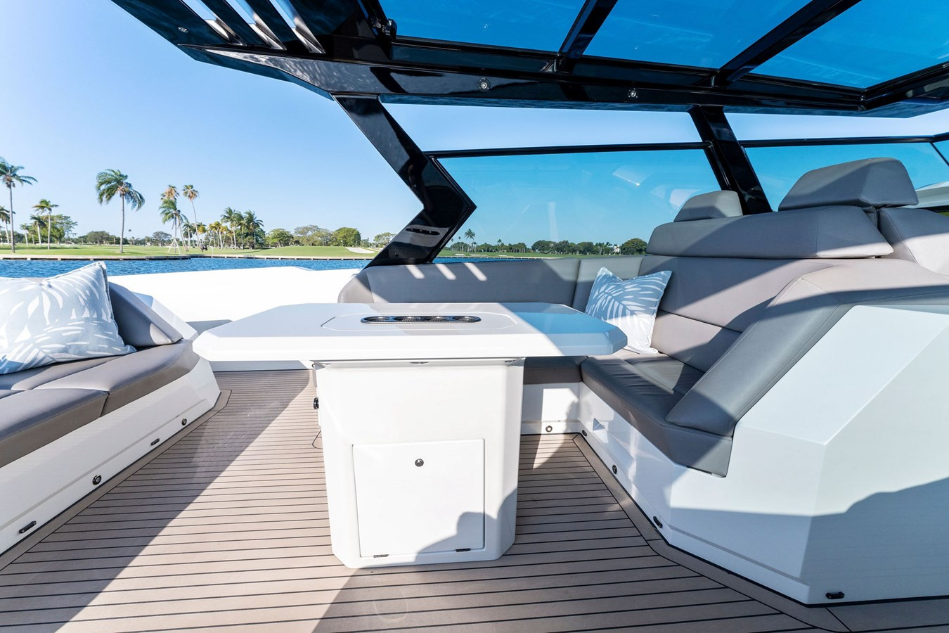 https://arconyachts.ams3.digitaloceanspaces.com/120220/conversions/large_4596638-optimize.jpg