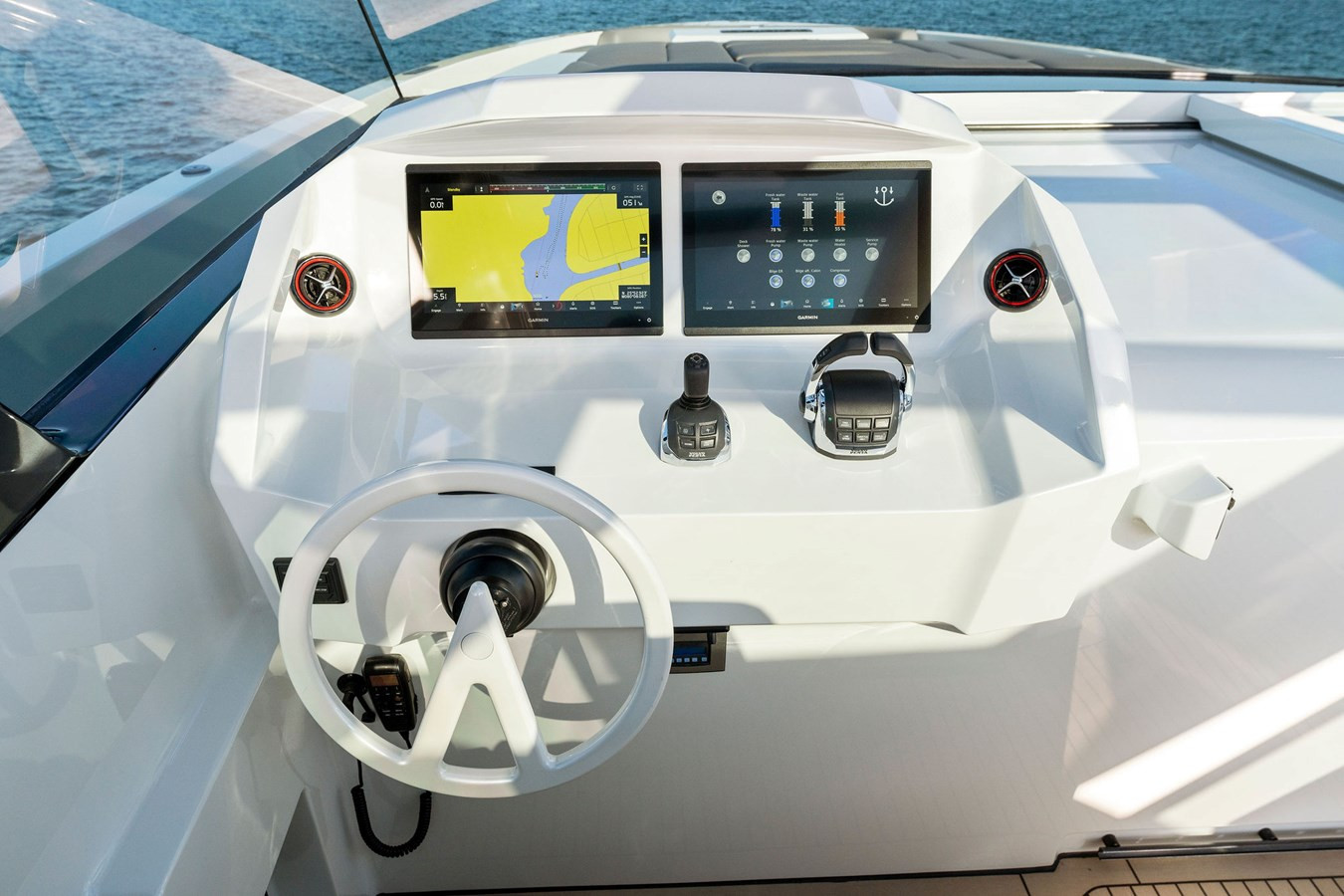 https://arconyachts.ams3.digitaloceanspaces.com/120242/conversions/large_4596634-optimize.jpg