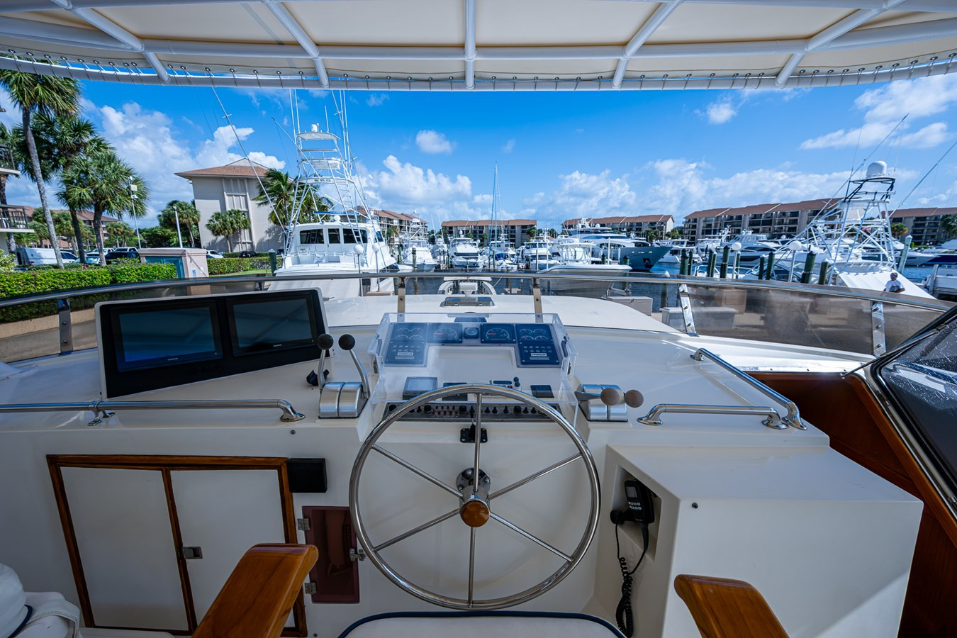 https://arconyachts.ams3.digitaloceanspaces.com/120296/conversions/large_4654584-optimize.jpg