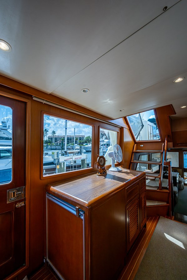 https://arconyachts.ams3.digitaloceanspaces.com/120323/conversions/large_4654594-optimize.jpg