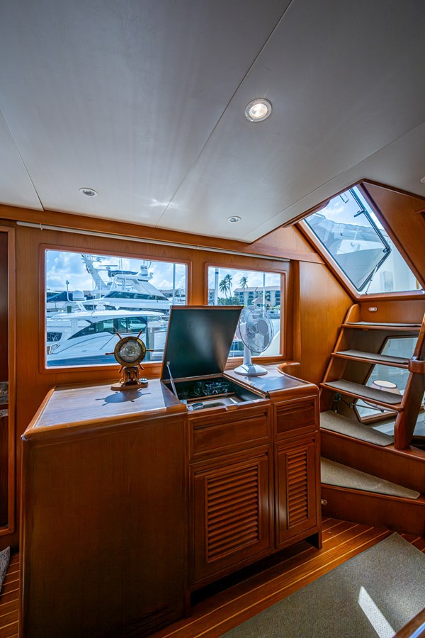 https://arconyachts.ams3.digitaloceanspaces.com/120331/conversions/large_4654597-optimize.jpg