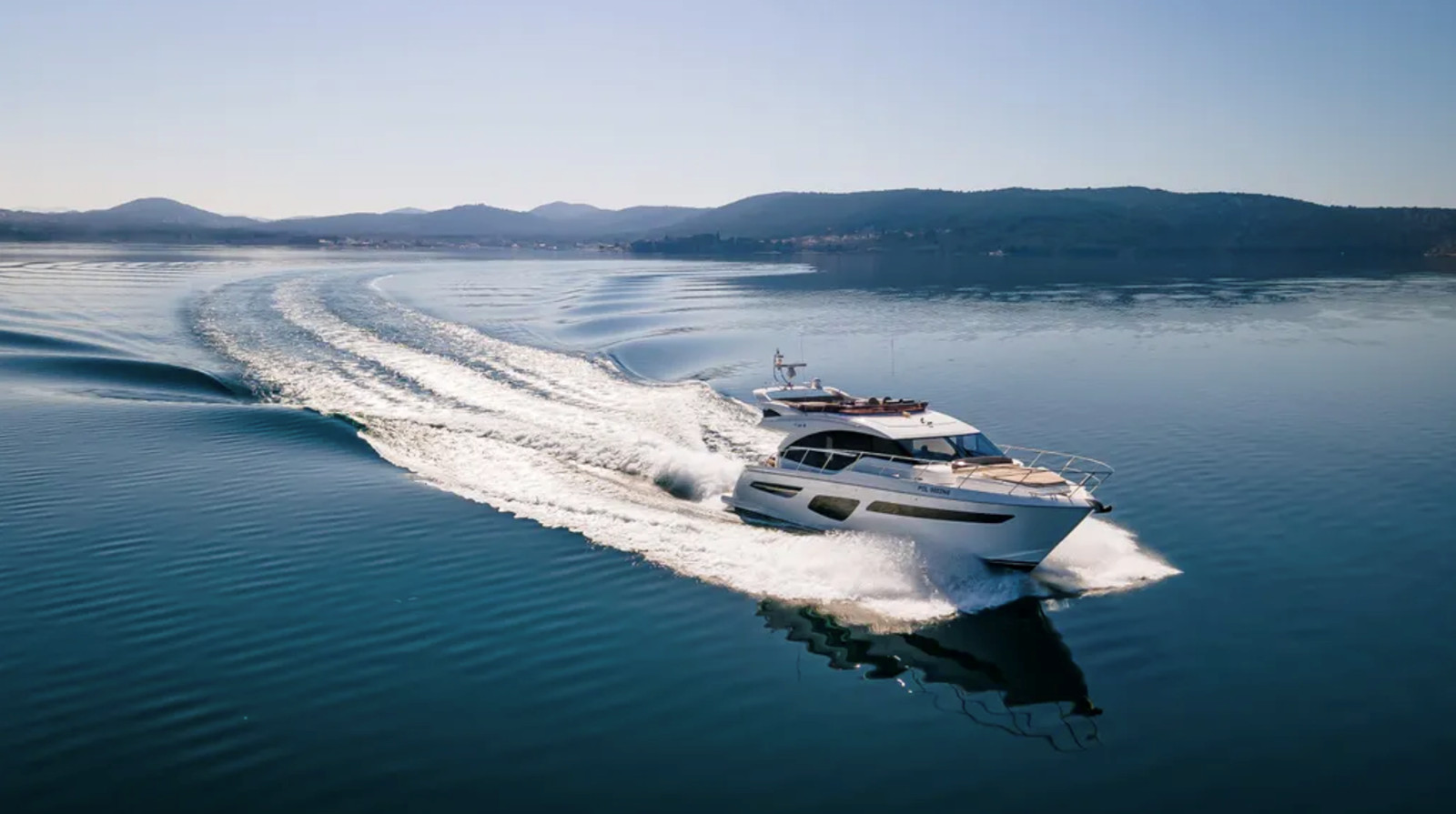 https://arconyachts.ams3.digitaloceanspaces.com/120434/conversions/large_4719832-optimize.jpg