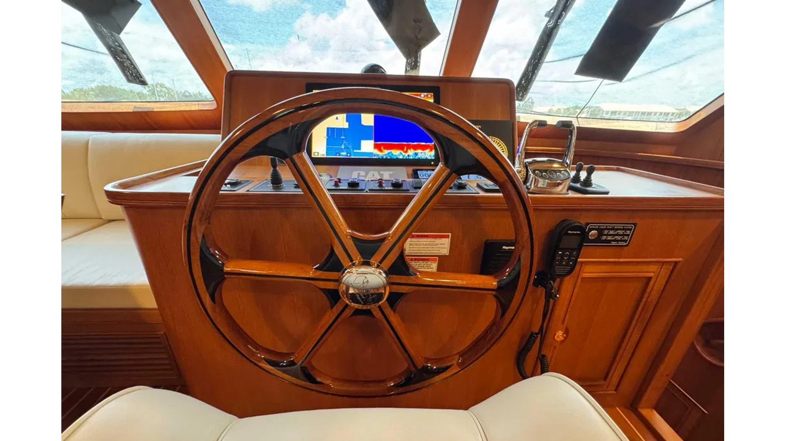 https://arconyachts.ams3.digitaloceanspaces.com/120450/conversions/large_4730745-optimize.jpg