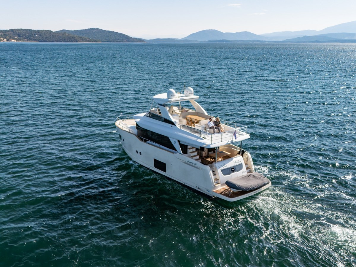 https://arconyachts.ams3.digitaloceanspaces.com/120530/conversions/large_4731241-optimize.jpg