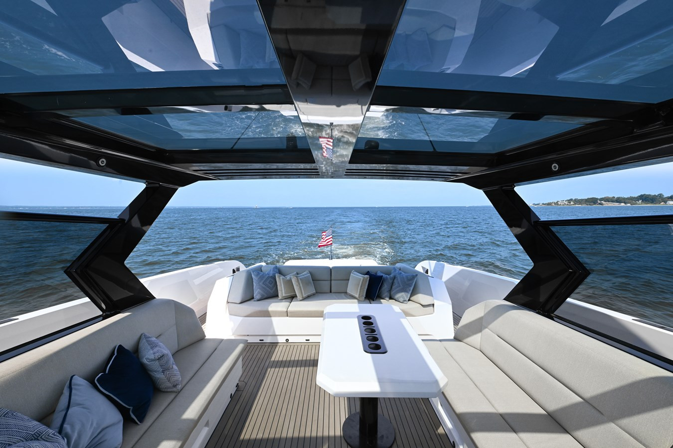 https://arconyachts.ams3.digitaloceanspaces.com/120547/conversions/large_4745638-optimize.jpg