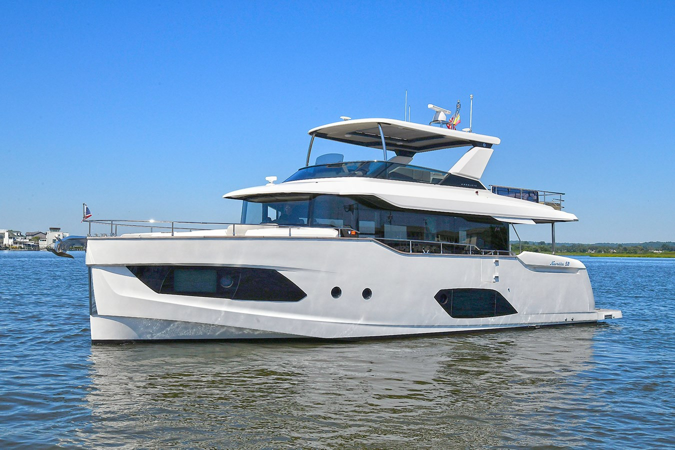 https://arconyachts.ams3.digitaloceanspaces.com/120550/conversions/large_4759951-optimize.jpg