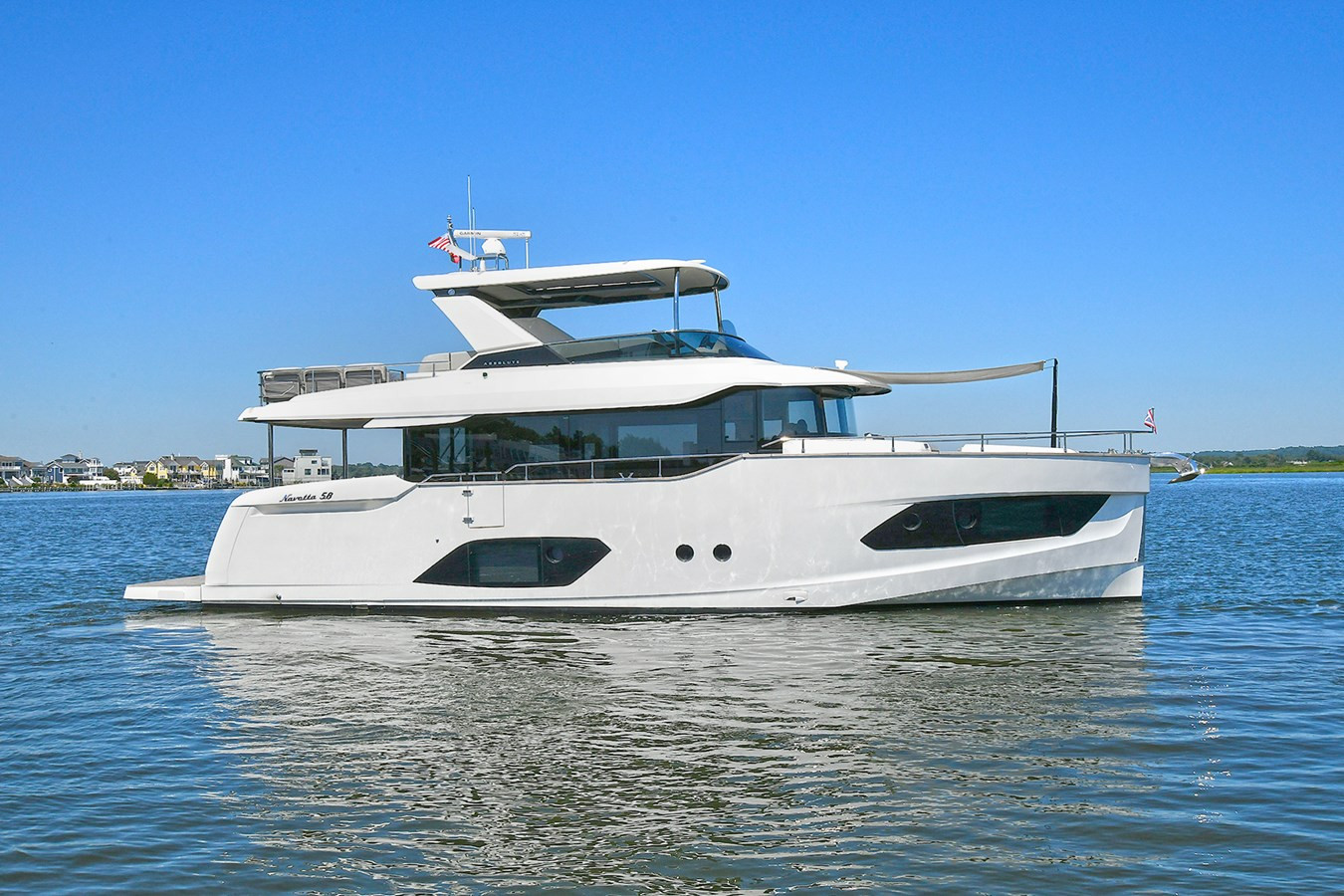 https://arconyachts.ams3.digitaloceanspaces.com/120562/conversions/large_4759955-optimize.jpg