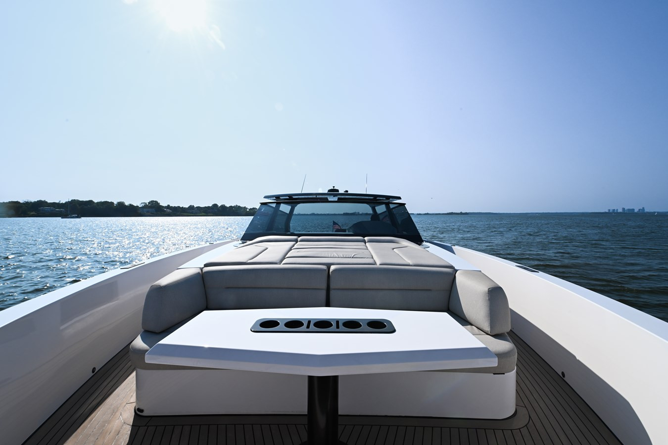 https://arconyachts.ams3.digitaloceanspaces.com/120566/conversions/large_4745645-optimize.jpg
