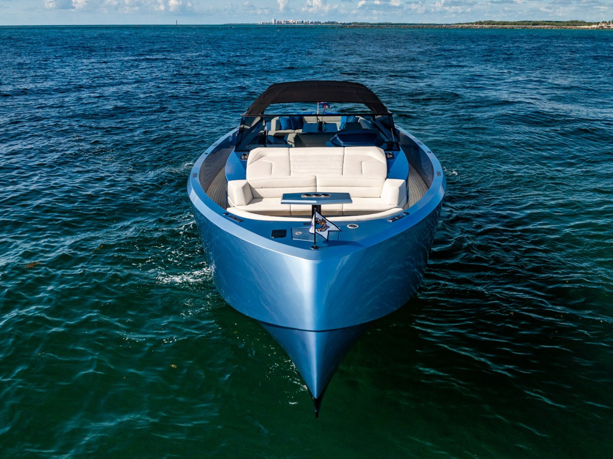 https://arconyachts.ams3.digitaloceanspaces.com/120570/conversions/large_4769819-optimize.jpg