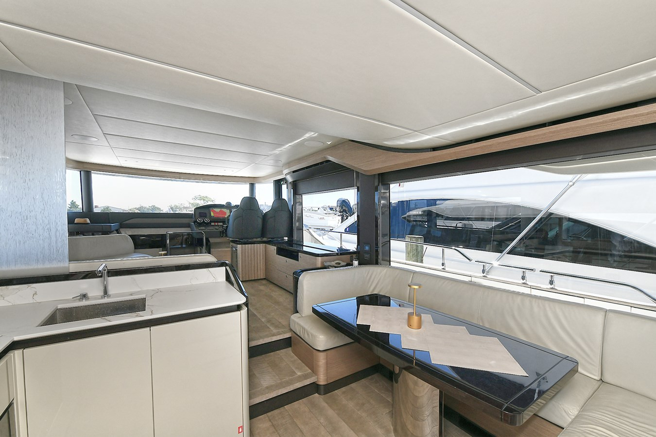 https://arconyachts.ams3.digitaloceanspaces.com/120599/conversions/large_4759968-optimize.jpg