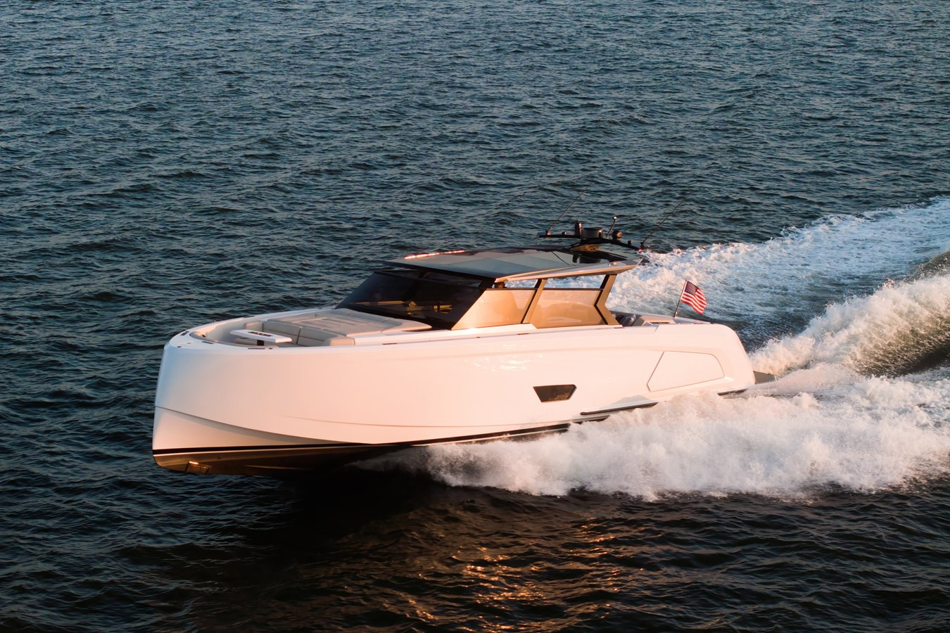 https://arconyachts.ams3.digitaloceanspaces.com/120610/conversions/large_4745661-optimize.jpg