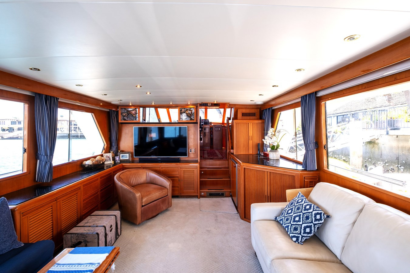 https://arconyachts.ams3.digitaloceanspaces.com/120623/conversions/large_4770935-optimize.jpg