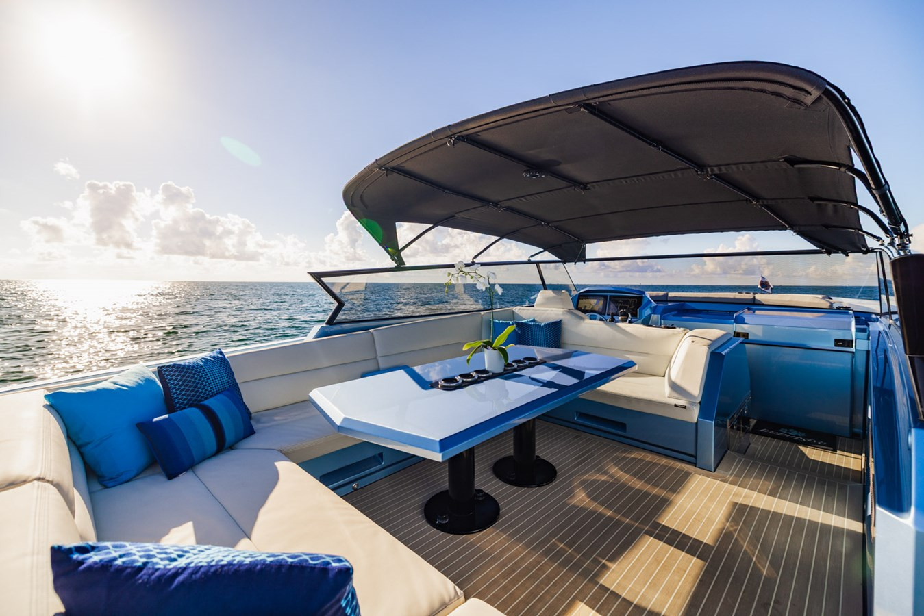 https://arconyachts.ams3.digitaloceanspaces.com/120628/conversions/large_4769839-optimize.jpg