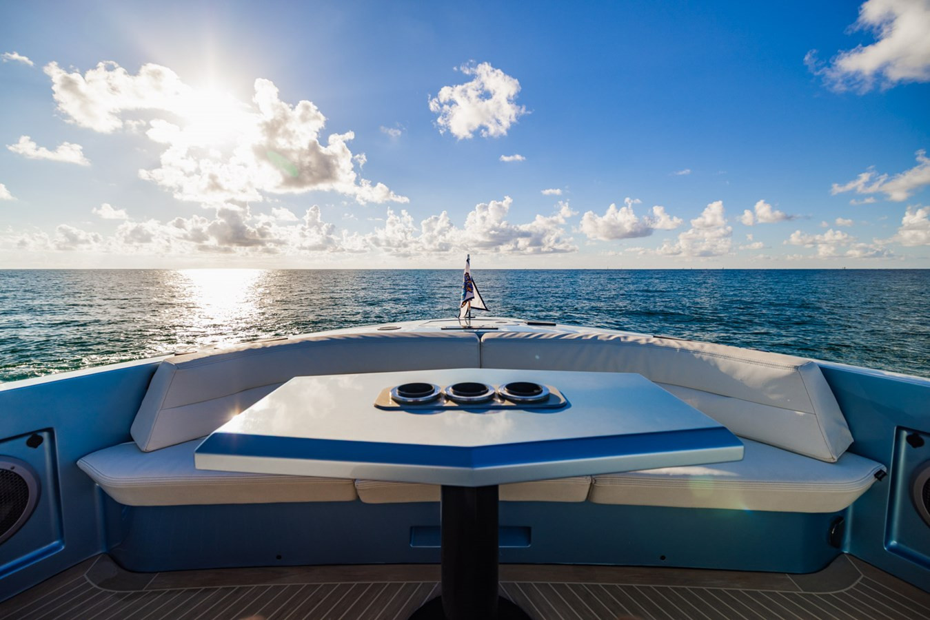 https://arconyachts.ams3.digitaloceanspaces.com/120631/conversions/large_4769840-optimize.jpg