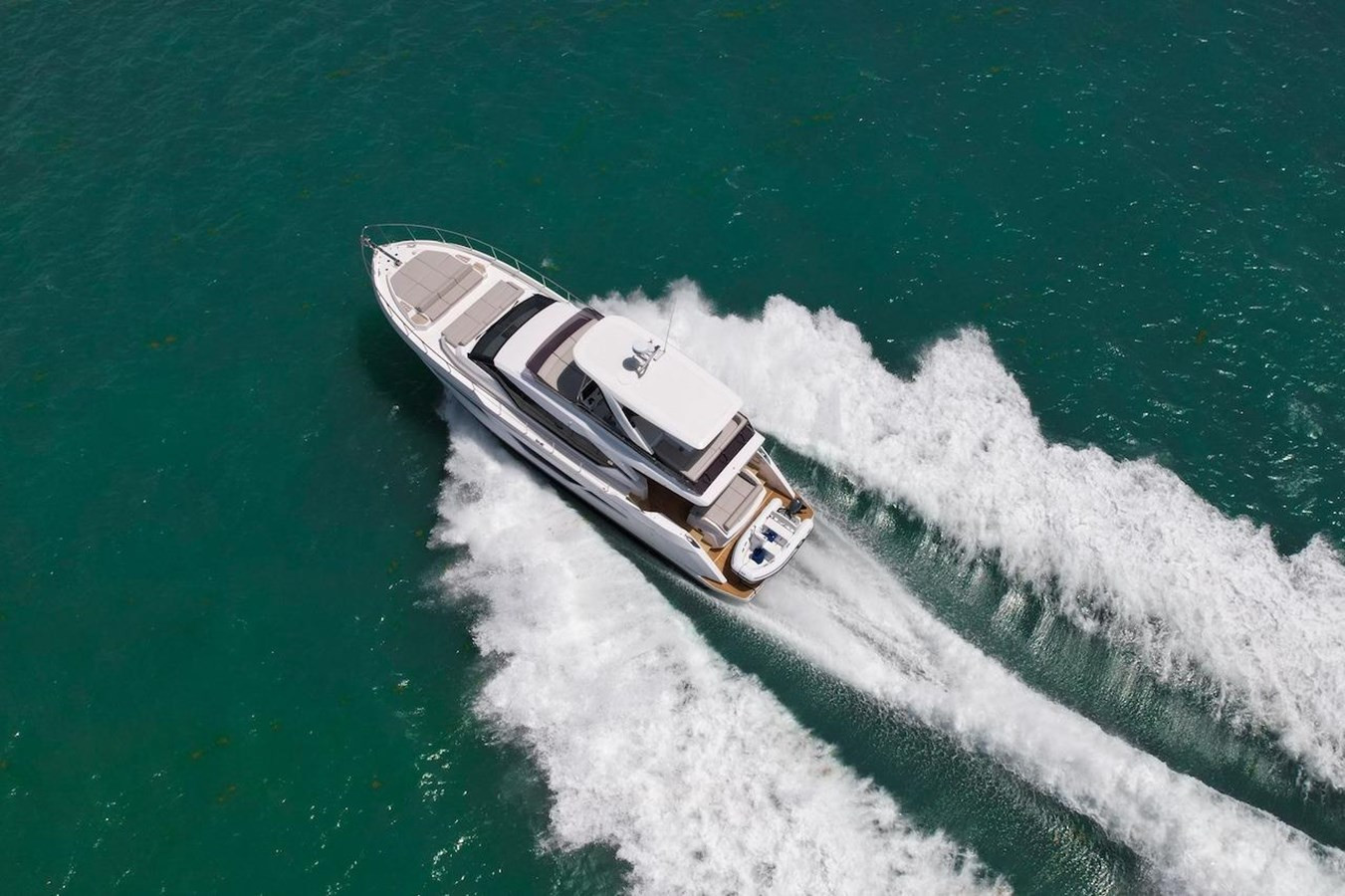 https://arconyachts.ams3.digitaloceanspaces.com/120692/conversions/large_4803613-optimize.jpg