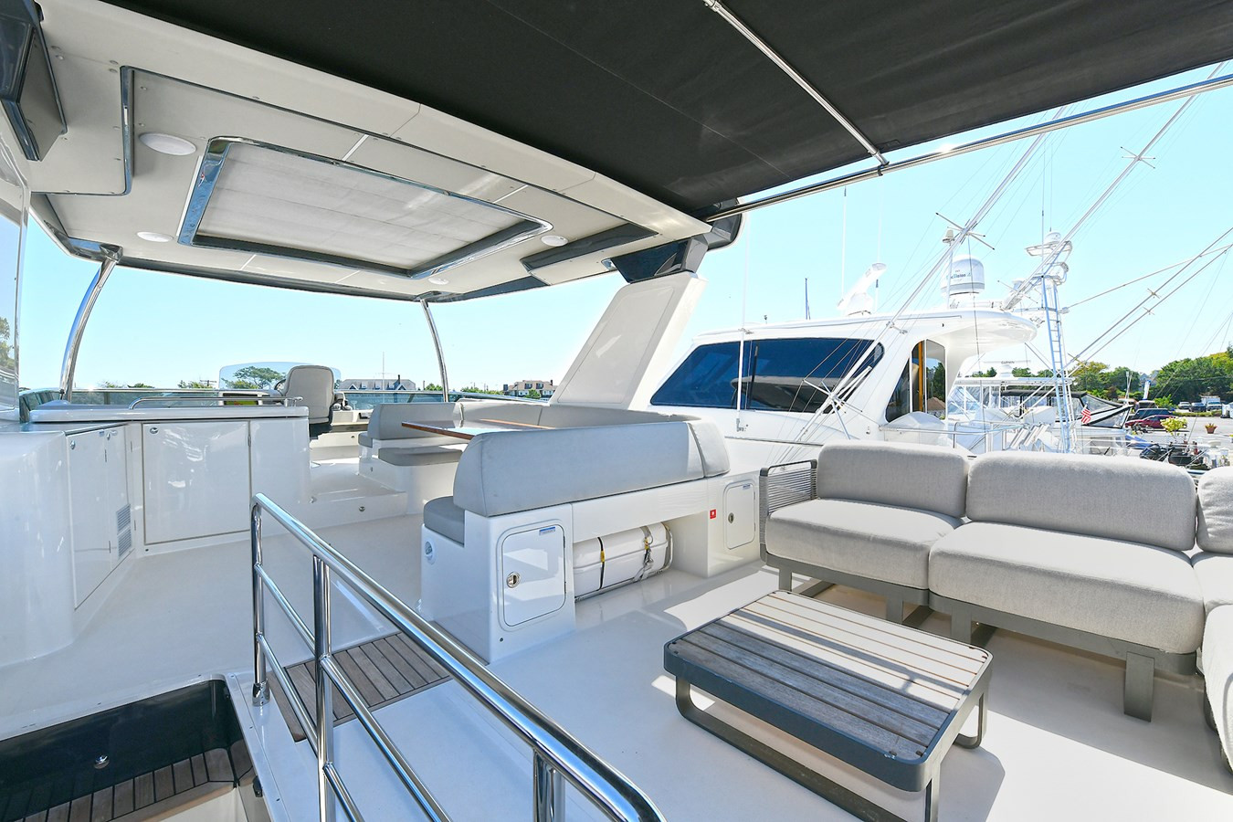 https://arconyachts.ams3.digitaloceanspaces.com/120693/conversions/large_4760002-optimize.jpg
