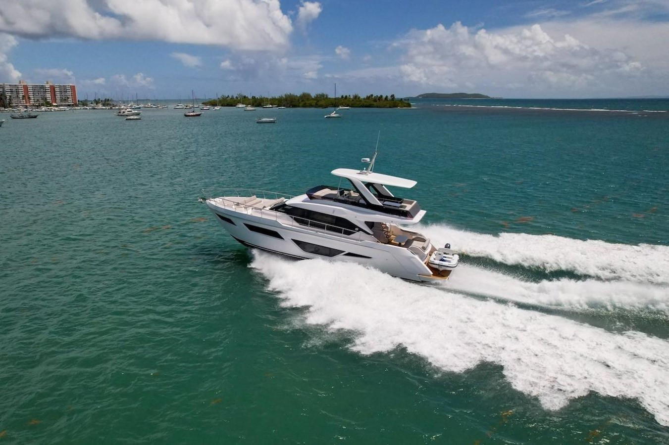 https://arconyachts.ams3.digitaloceanspaces.com/120709/conversions/large_4803620-optimize.jpg