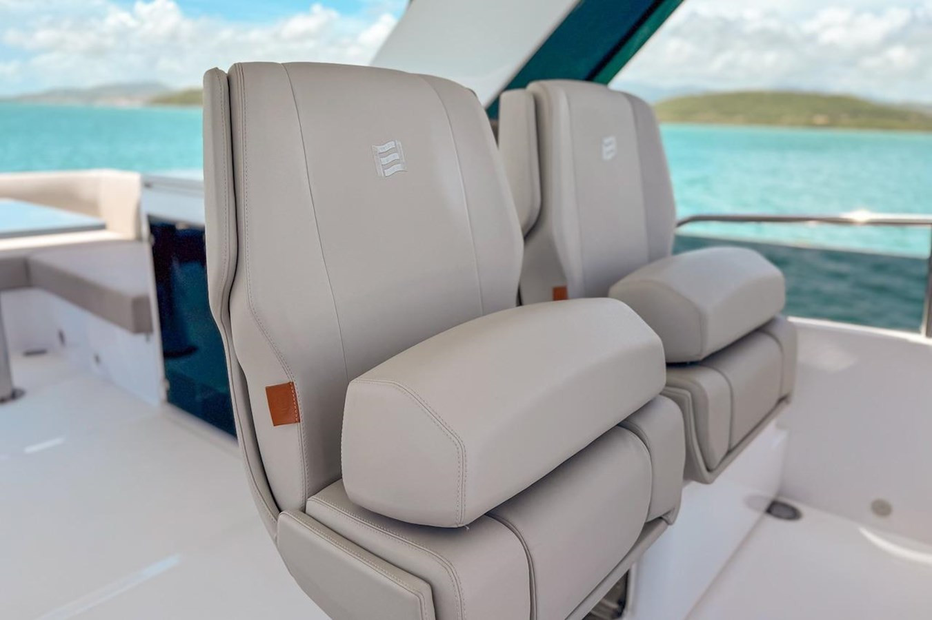 https://arconyachts.ams3.digitaloceanspaces.com/120722/conversions/large_4803625-optimize.jpg