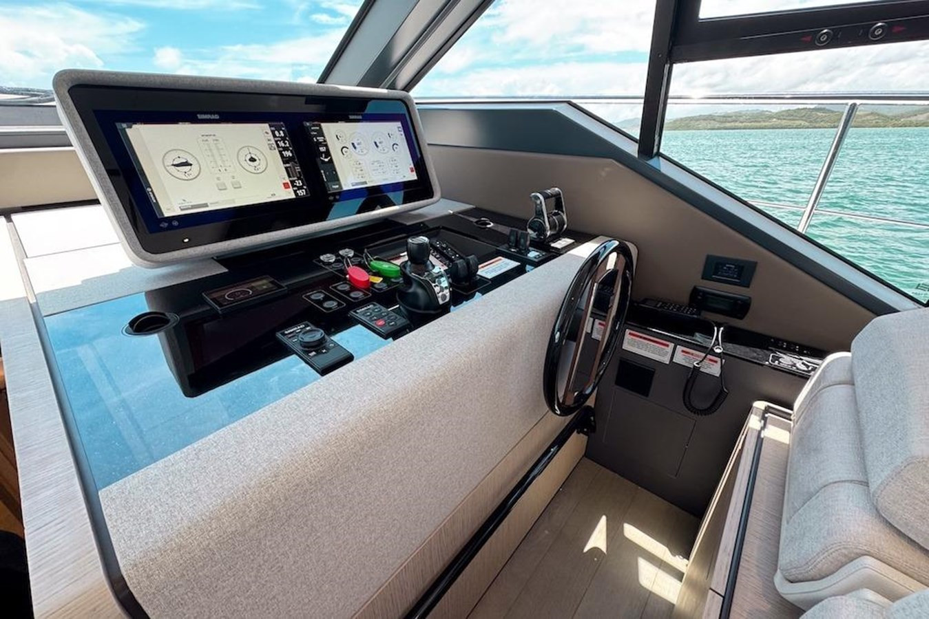 https://arconyachts.ams3.digitaloceanspaces.com/120725/conversions/large_4803627-optimize.jpg
