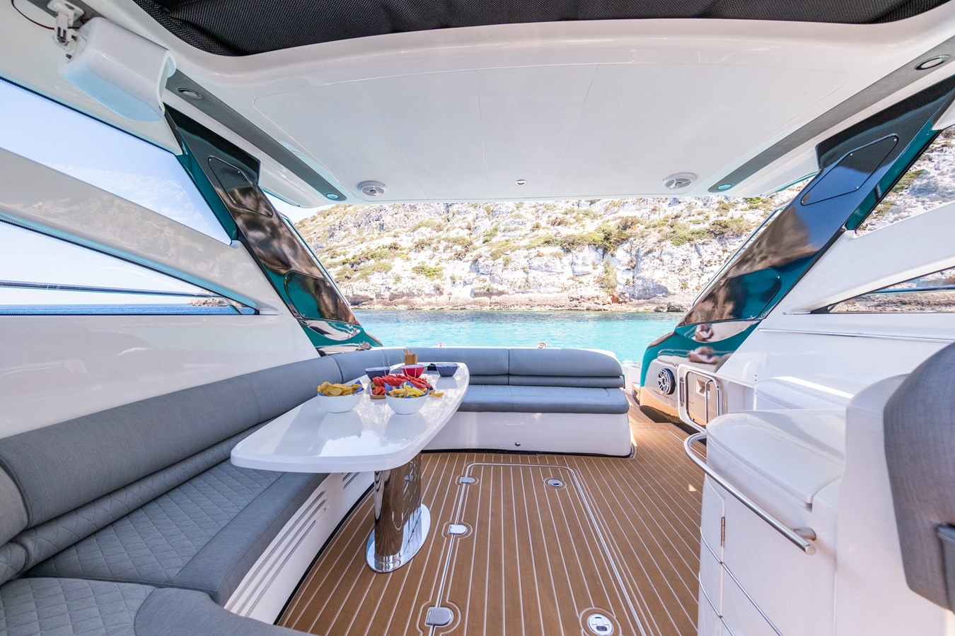 https://arconyachts.ams3.digitaloceanspaces.com/120760/conversions/large_4304494-optimize.jpg