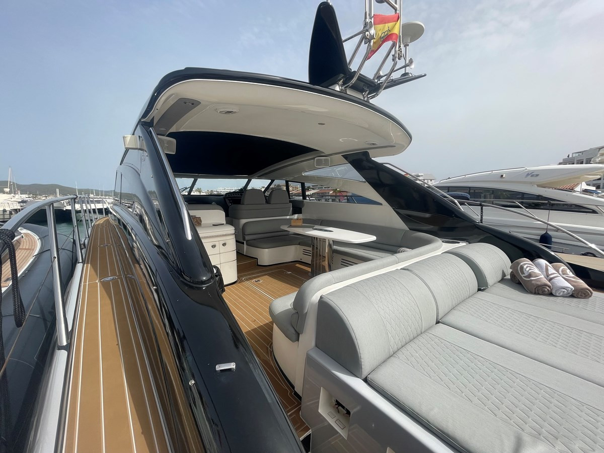 https://arconyachts.ams3.digitaloceanspaces.com/120771/conversions/large_4304512-optimize.jpg