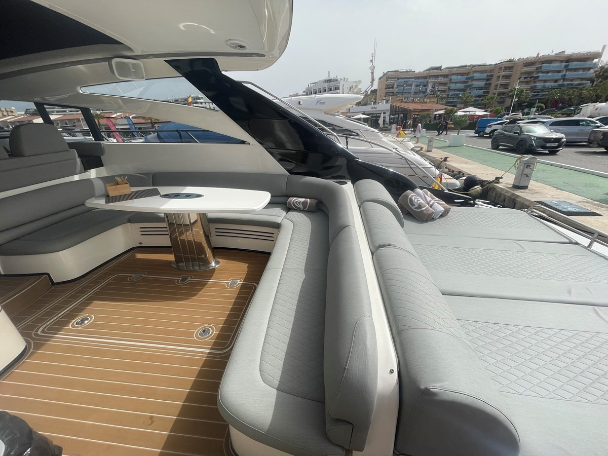 https://arconyachts.ams3.digitaloceanspaces.com/120774/conversions/large_4304513-optimize.jpg