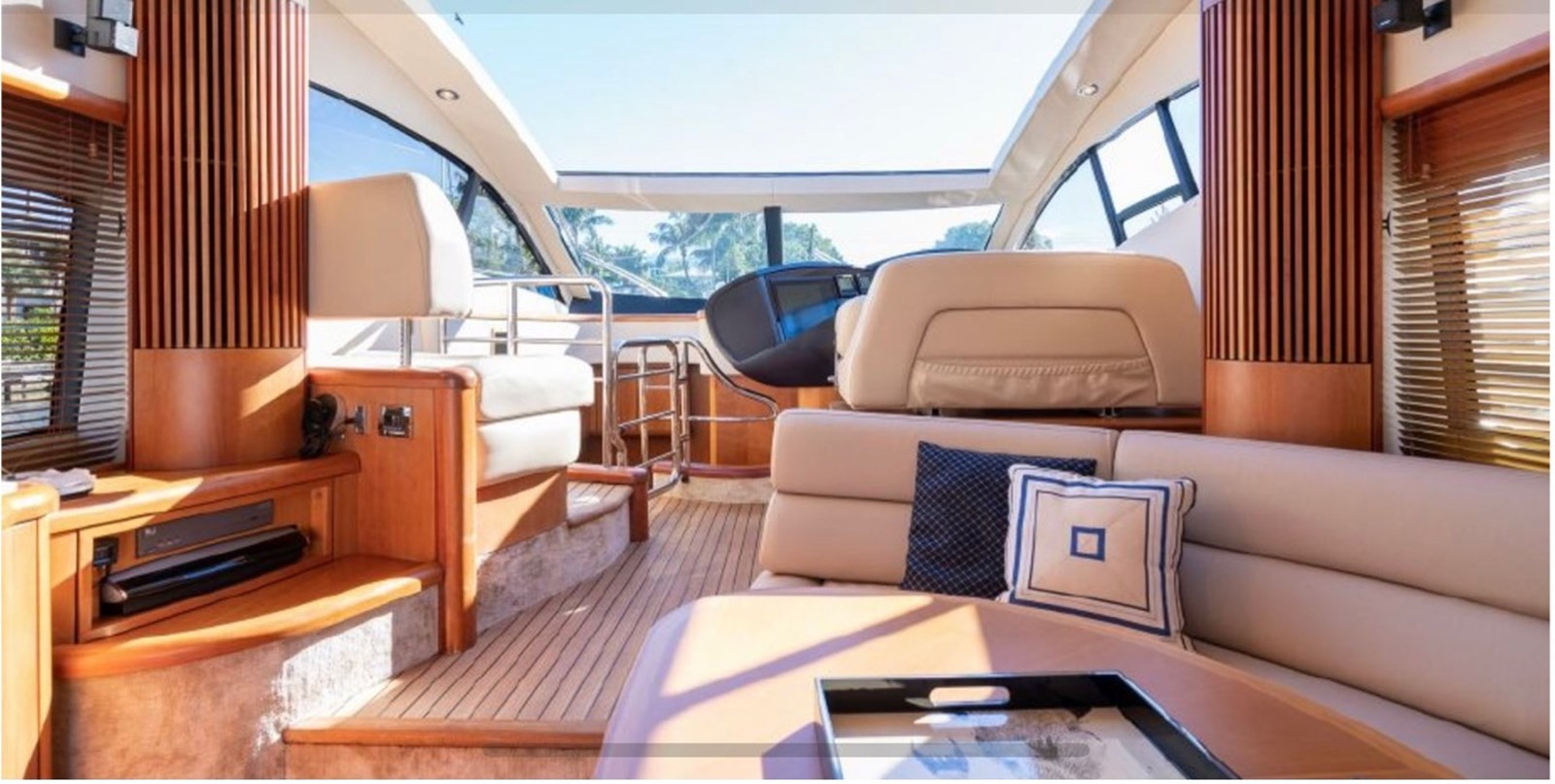 https://arconyachts.ams3.digitaloceanspaces.com/120807/conversions/large_3545059-optimize.jpg