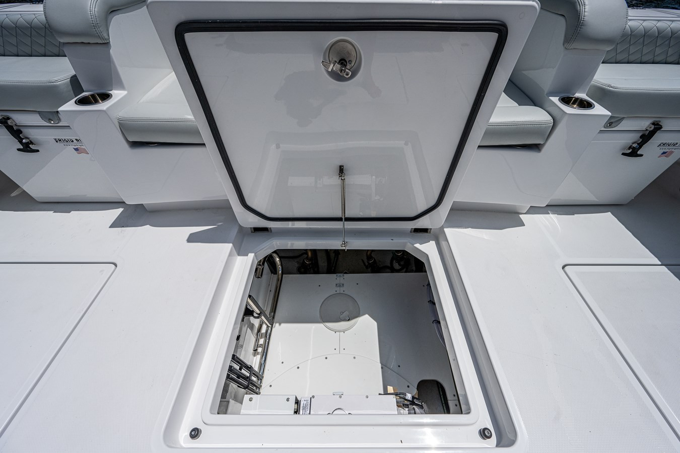 https://arconyachts.ams3.digitaloceanspaces.com/120839/conversions/large_4658301-optimize.jpg