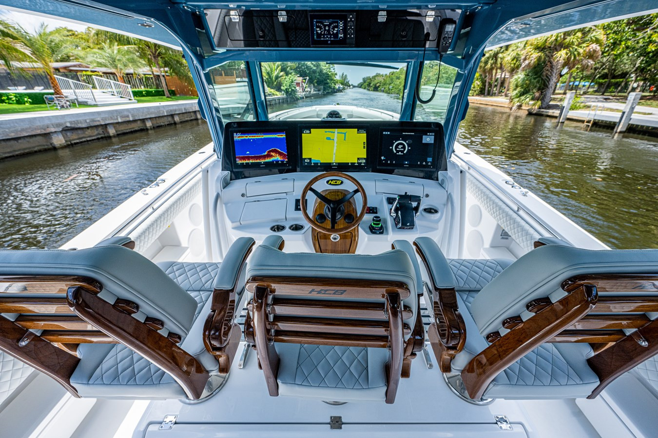 https://arconyachts.ams3.digitaloceanspaces.com/120872/conversions/large_4658313-optimize.jpg