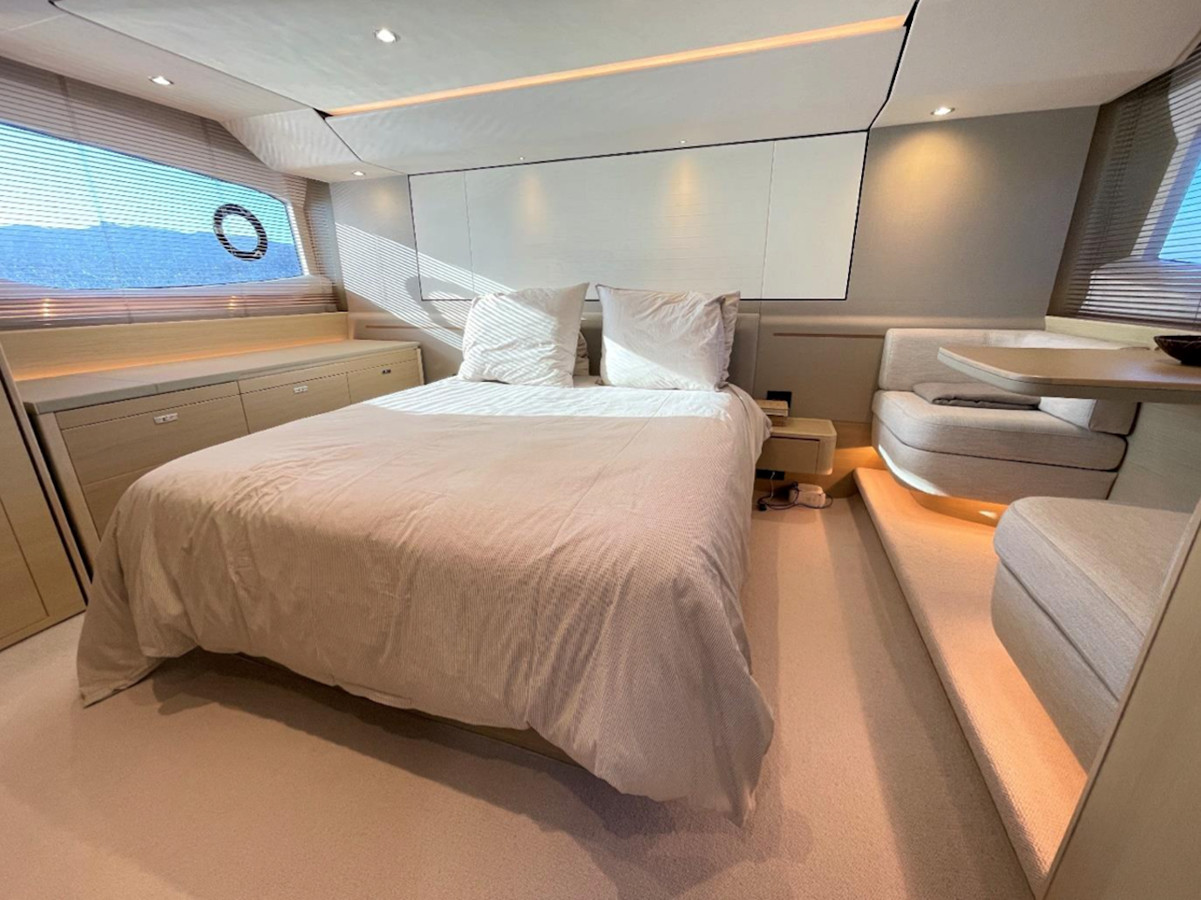 https://arconyachts.ams3.digitaloceanspaces.com/120882/conversions/large_4440371-optimize.jpg
