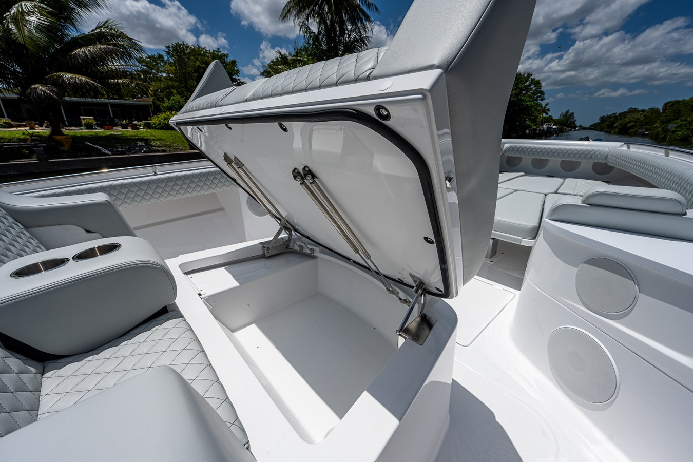 https://arconyachts.ams3.digitaloceanspaces.com/120903/conversions/large_4658325-optimize.jpg
