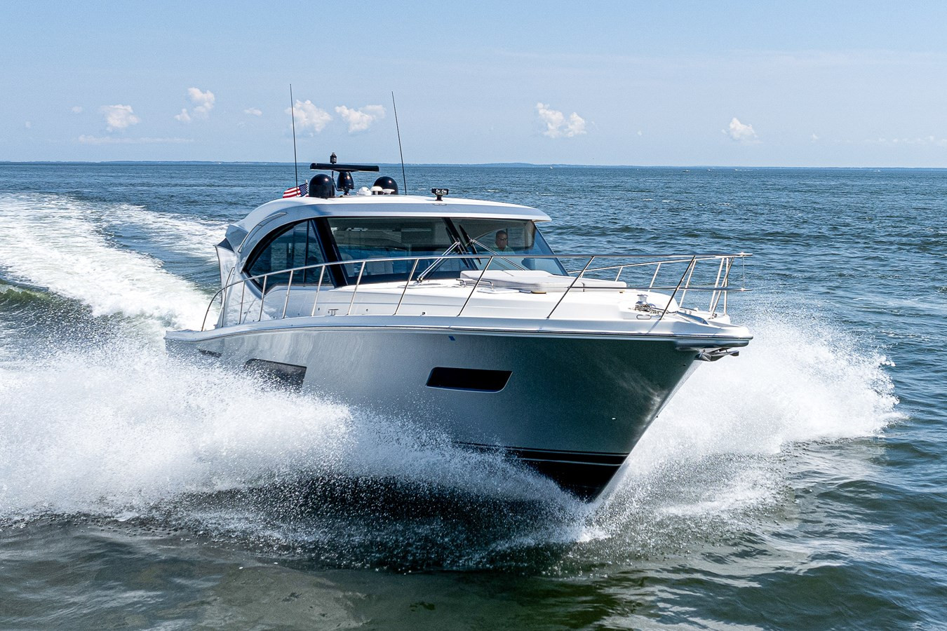 https://arconyachts.ams3.digitaloceanspaces.com/120944/conversions/large_4503023-optimize.jpg