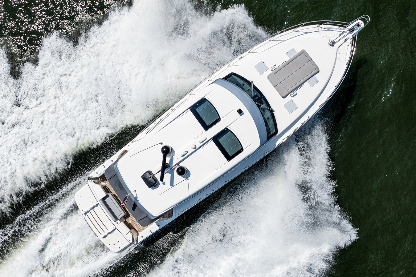 https://arconyachts.ams3.digitaloceanspaces.com/120957/conversions/large_4503027-optimize.jpg