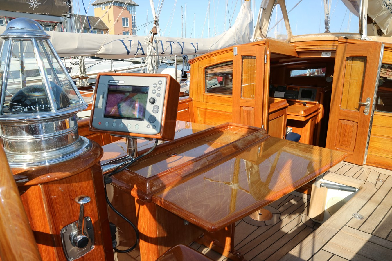 https://arconyachts.ams3.digitaloceanspaces.com/121010/conversions/large_4050009-optimize.jpg