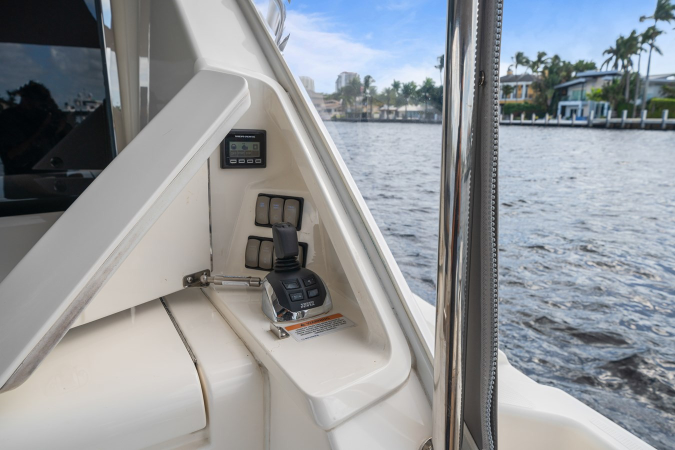 https://arconyachts.ams3.digitaloceanspaces.com/121080/conversions/large_4440931-optimize.jpg