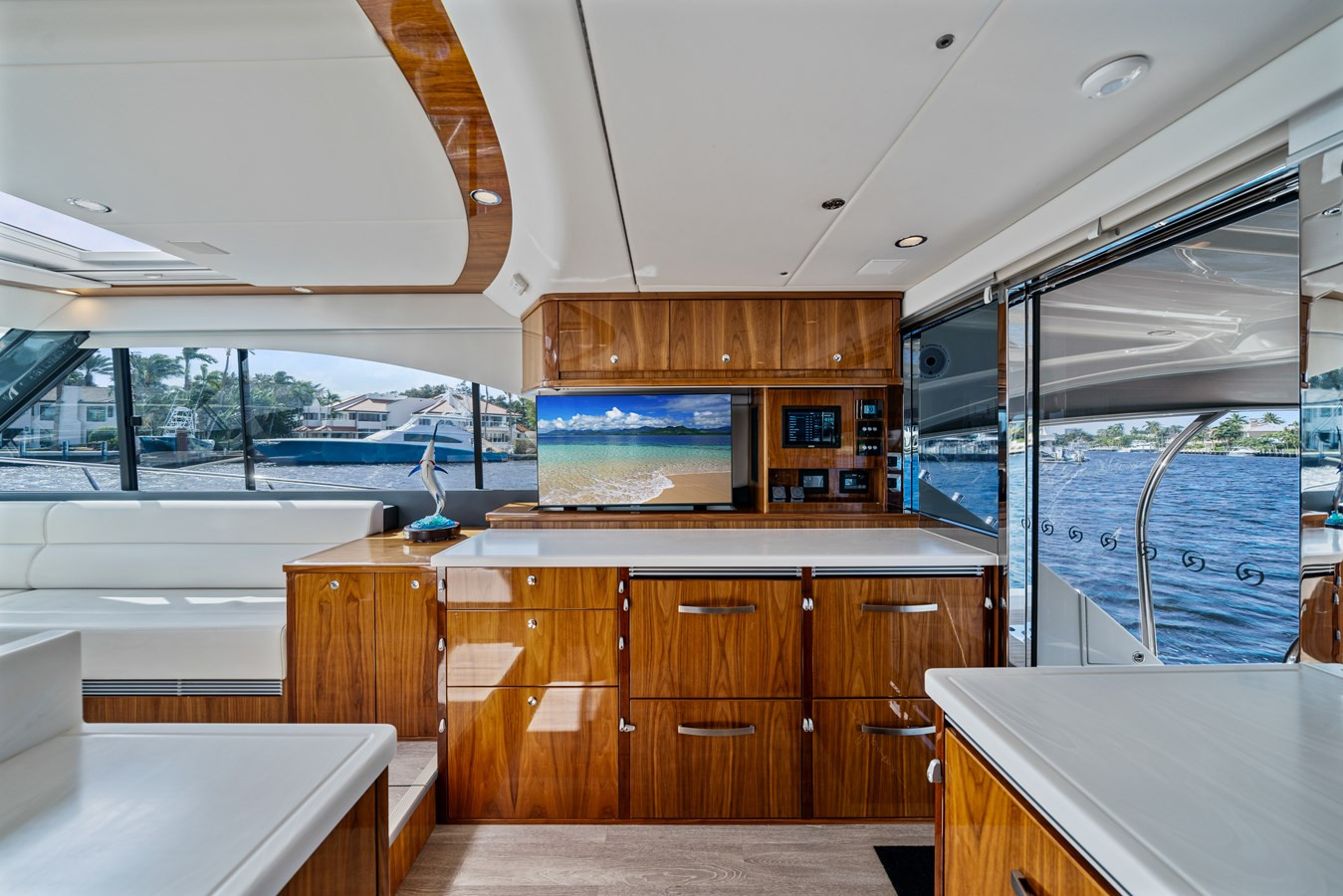 https://arconyachts.ams3.digitaloceanspaces.com/121086/conversions/large_4440933-optimize.jpg