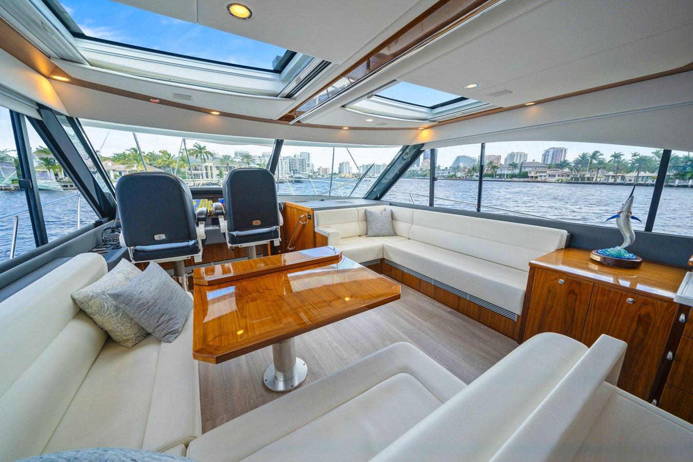 https://arconyachts.ams3.digitaloceanspaces.com/121106/conversions/large_4440952-optimize.jpg