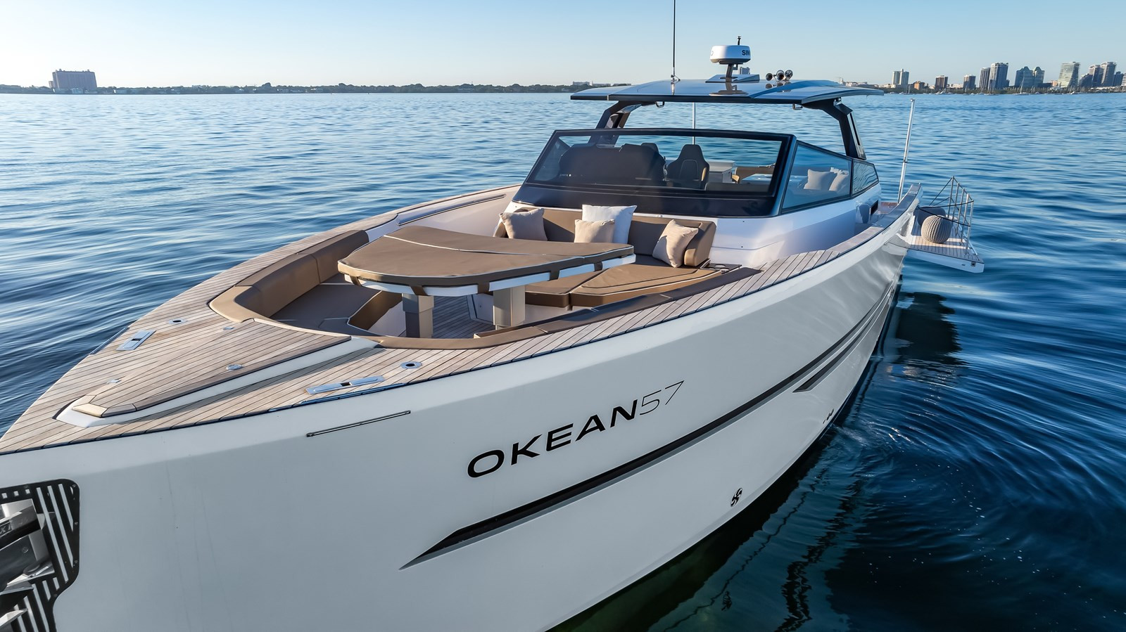 https://arconyachts.ams3.digitaloceanspaces.com/121144/conversions/large_4512954-optimize.jpg