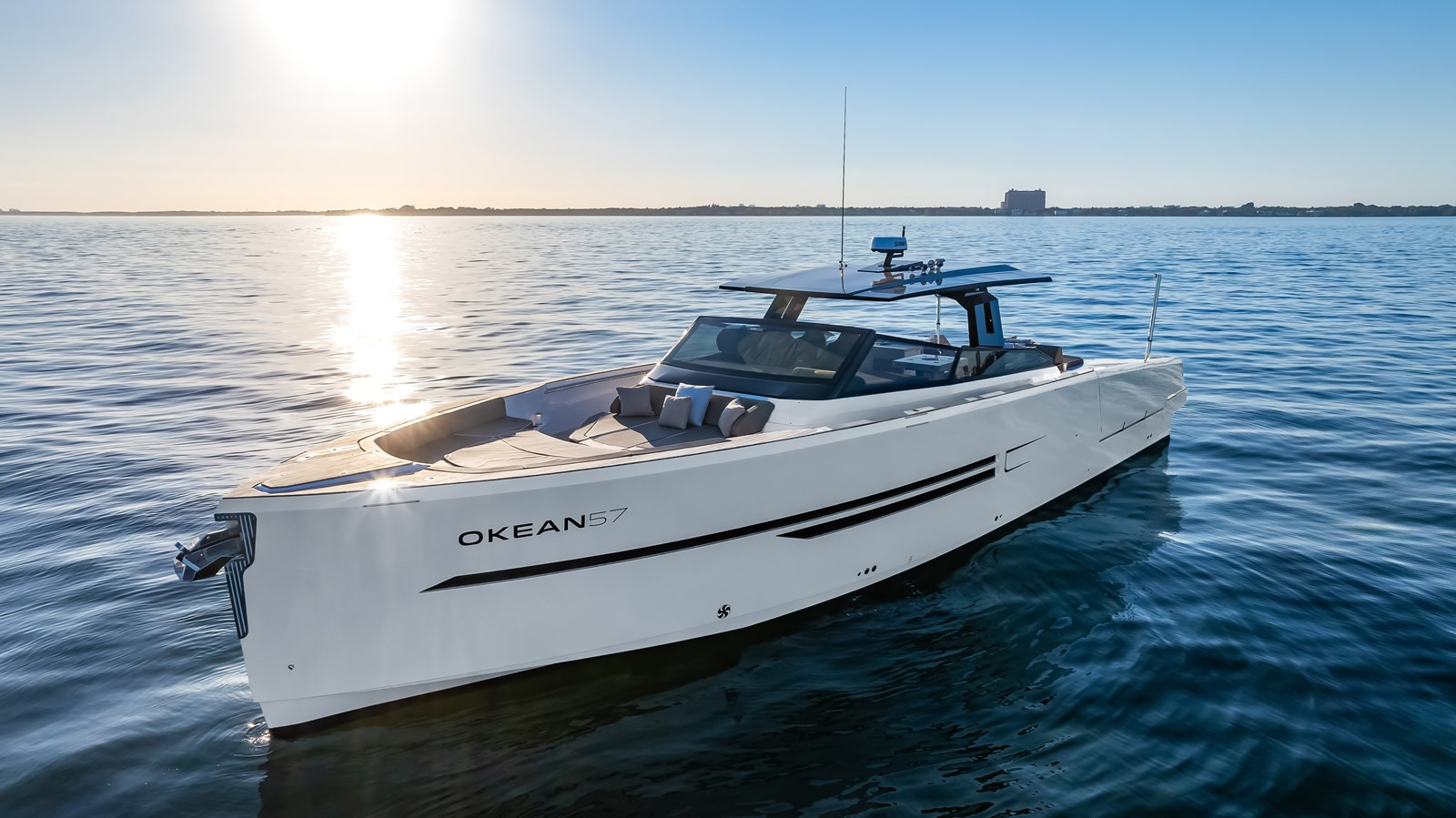 https://arconyachts.ams3.digitaloceanspaces.com/121147/conversions/large_4512955-optimize.jpg