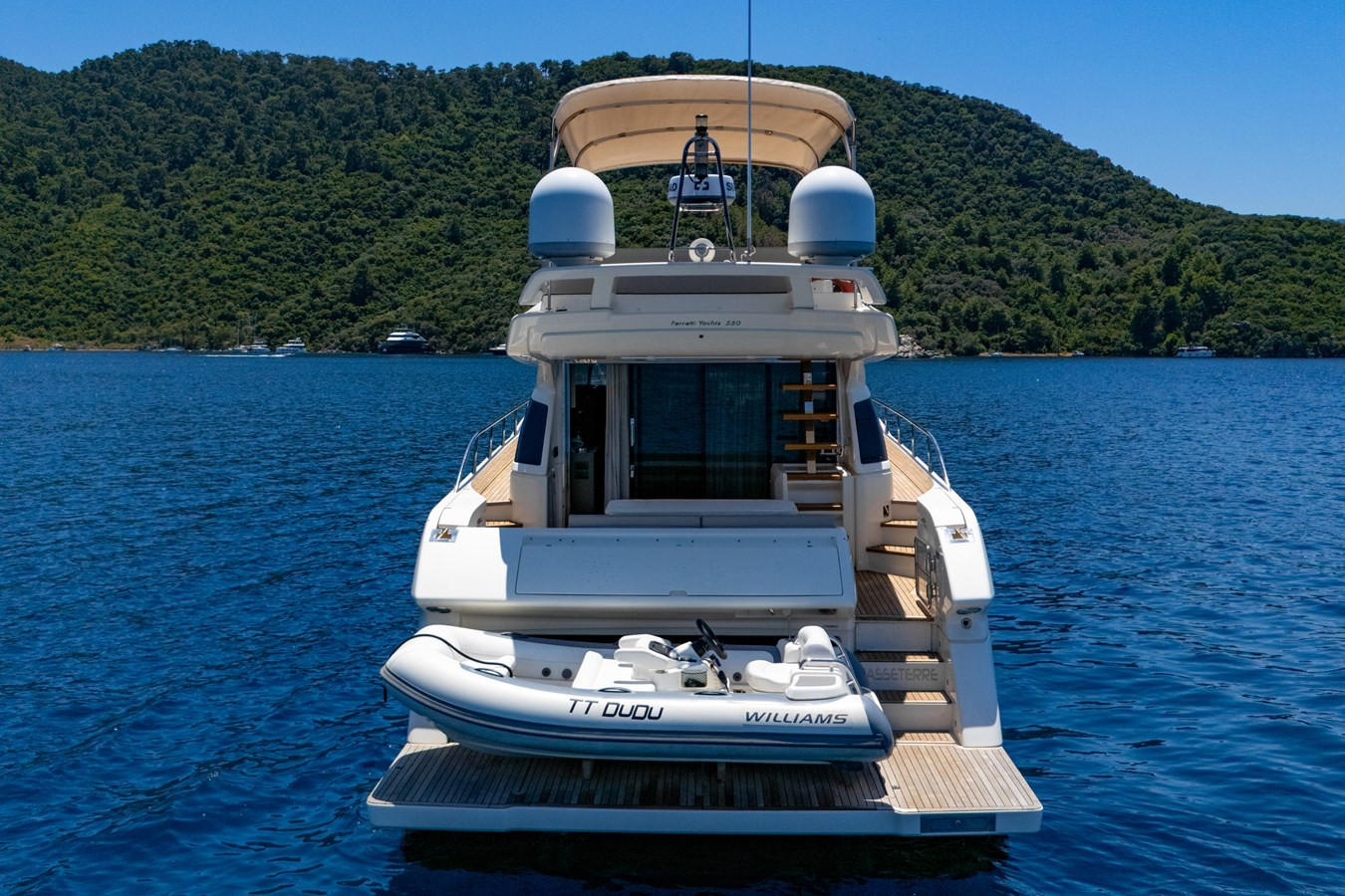 https://arconyachts.ams3.digitaloceanspaces.com/121174/conversions/large_4710905-optimize.jpg