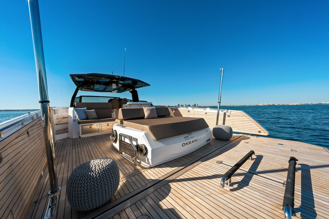 https://arconyachts.ams3.digitaloceanspaces.com/121178/conversions/large_4512965-optimize.jpg